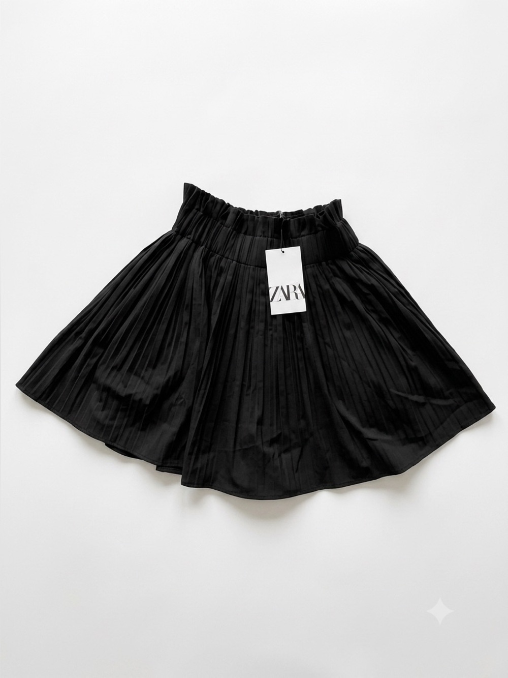 NWT Zara Black Pleated Mini Skirt with Elastic Paperbag Waist - Size XS